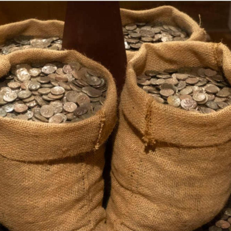 A lucky once-in-a-lifetime amateur has found a treasure trove of rare gold coins in a farmer’s field in Bridport Romans dating back 2,000 years to ancient Rome.