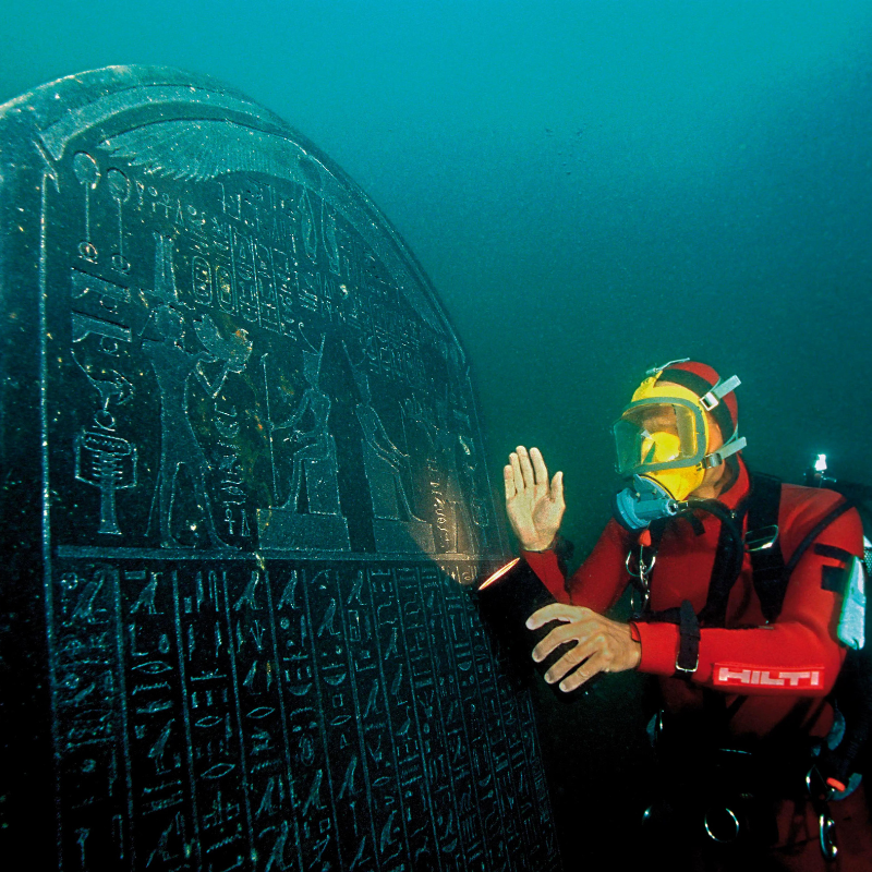 After 2,200 years sinking to the bottom of the ocean. The temple was mysteriously destroyed and the ship filled with treasure was found in “Egypt’s Atlantis”