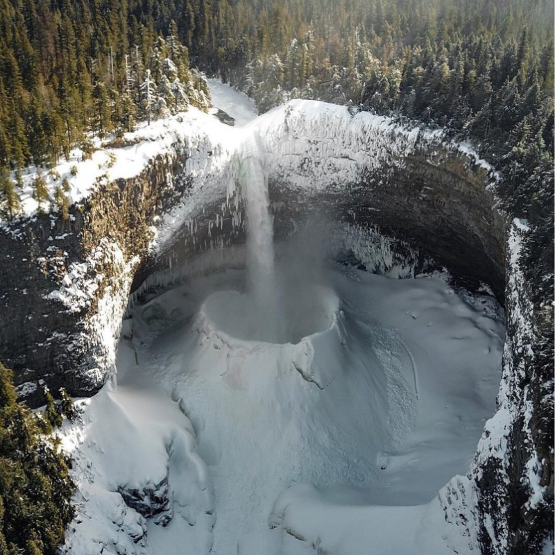 This Breathtaking Canadian Waterfall Creates a Massive Ice Cone During Winter Due to its Powerful Spray Ejection